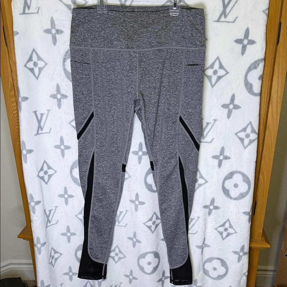Along Fit Mesh Yoga Leggings
